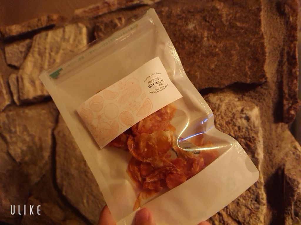 オーガニック認証 精油リップスティック スーパーポジティブ ライズ/THE PUBLIC ORGANIC/リップクリームを使ったクチコミ(3枚目)