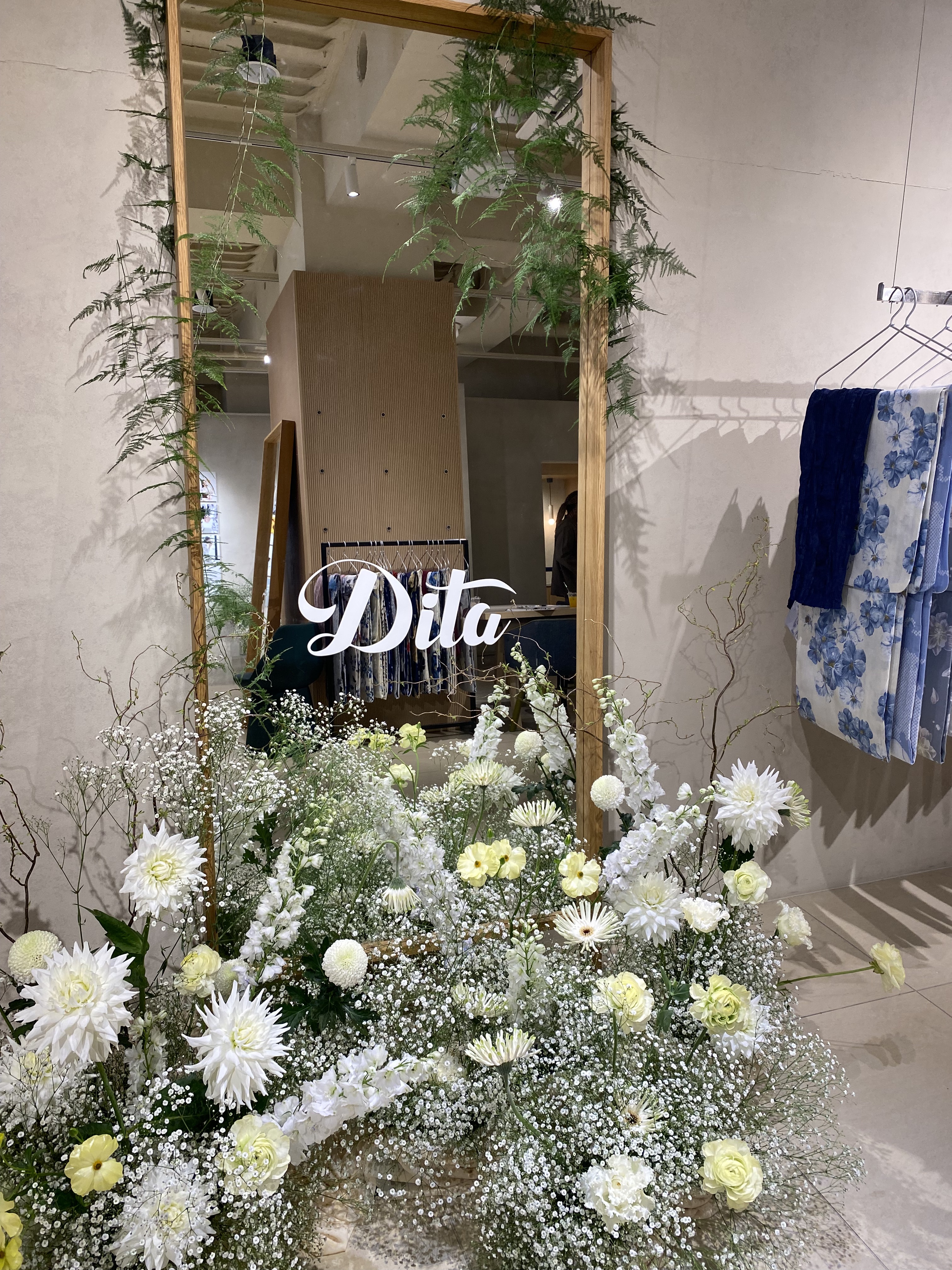 ラスティングマルチアイベース WP/キャンメイク/アイシャドウベースを使ったクチコミ（1枚目）