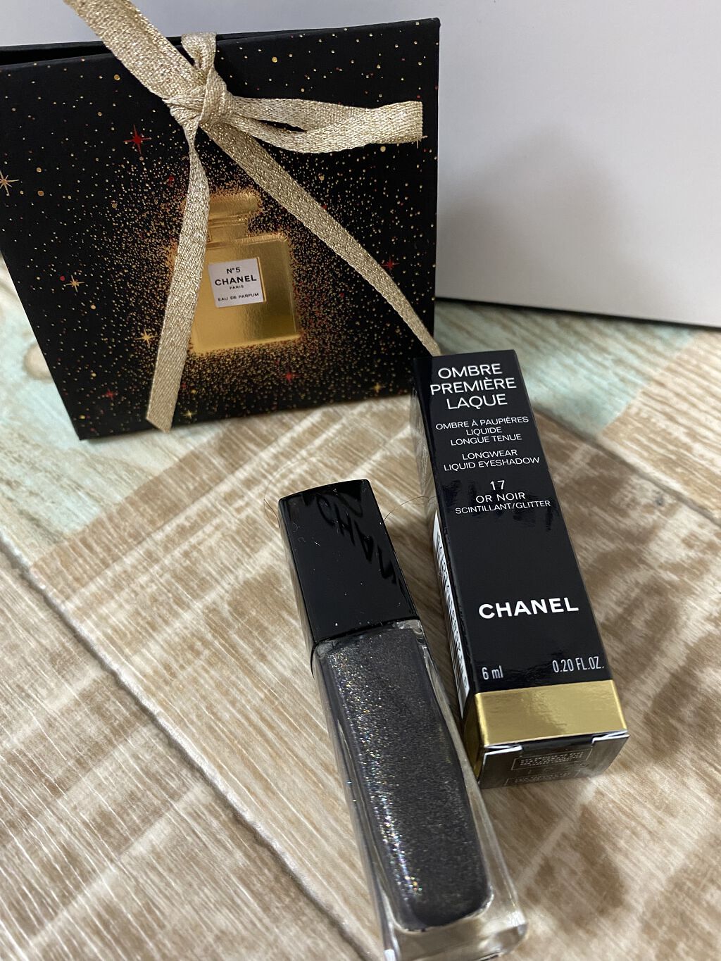 オンブル プルミエール ラック 17 オー ヌワール/CHANEL/リキッドアイシャドウを使ったクチコミ（1枚目）