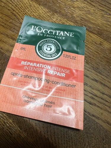 L'OCCITANE


ファイブハーブスリペアリングシャンプー／コンディショナー  フランス製🇫🇷


L'OCCITANEから頂きました。私には合わない感じで購入は考えてません。傷んだ髪の毛におすす