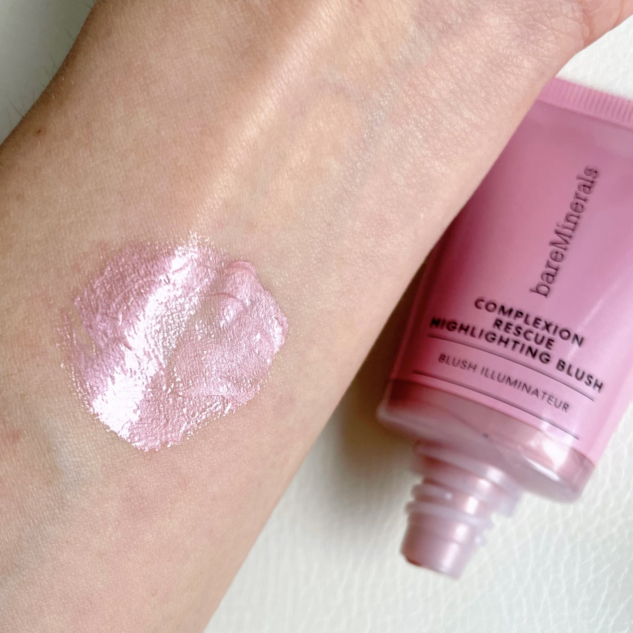 CR ハイライター ローズ グロー/bareMinerals/ハイライトを使ったクチコミ（3枚目）