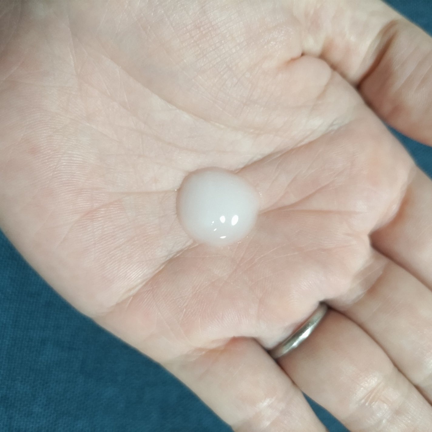 ミラクルズ うるおいブーストミルクウォーターセラム/パンテーン/アウトバストリートメントを使ったクチコミ(3枚目)