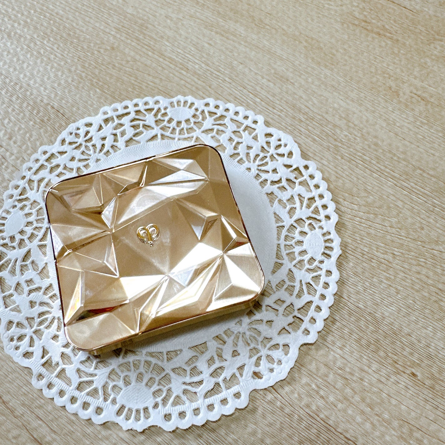 ル・レオスールデクラ /クレ・ド・ポー ボーテ/パウダーハイライトを使ったクチコミ(3枚目)