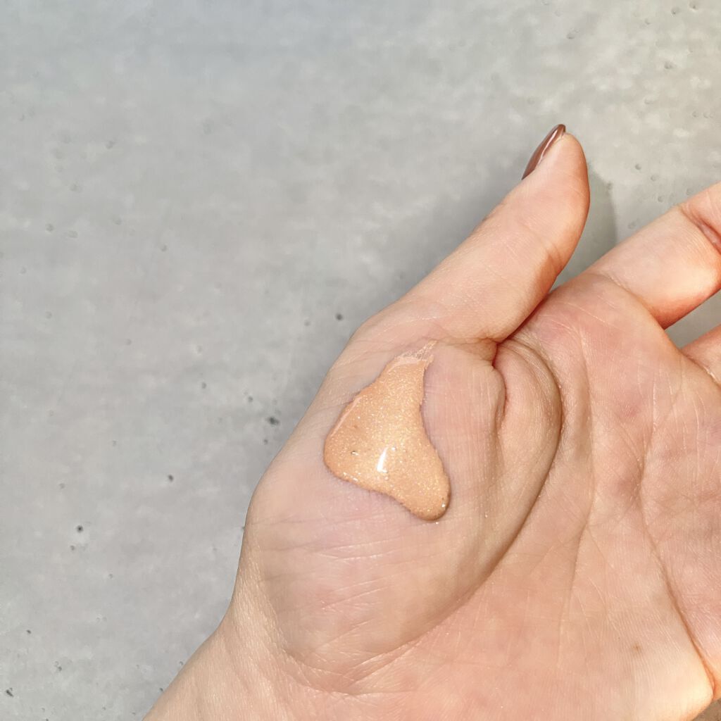 FACE&BODY GLOW HIGHLIGHTER/AAAA./リキッドハイライトを使ったクチコミ（2枚目）