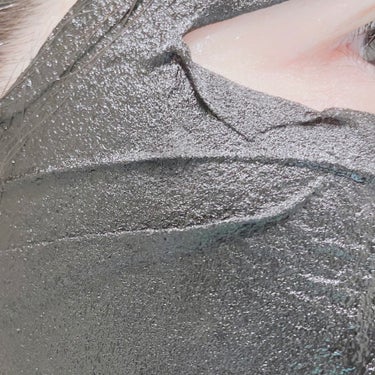 JMsolution JAPAN P9 ペプチド アンプルマスク ファーミングのクチコミ「密着感と潤い
＼備長炭ブラックシートにたっぷりの美容液／


毎日フェイスマスクする人、ぼろこ.....」（3枚目）