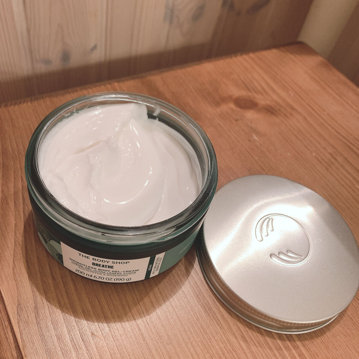 ウェルネス ボディジェルクリーム ユーカリ& ローズマリー/THE BODY SHOP/ボディクリームを使ったクチコミ（2枚目）