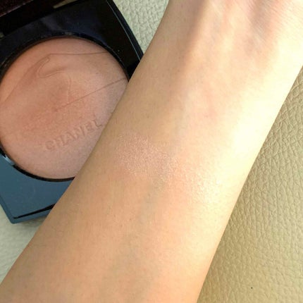 エクラ ドゥ デゼール/CHANEL/プレストパウダーを使ったクチコミ(3枚目)