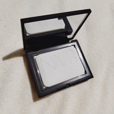 ライトリフレクティングセッティングパウダー　プレスト　N/NARS/プレストパウダーを使ったクチコミ（4枚目）