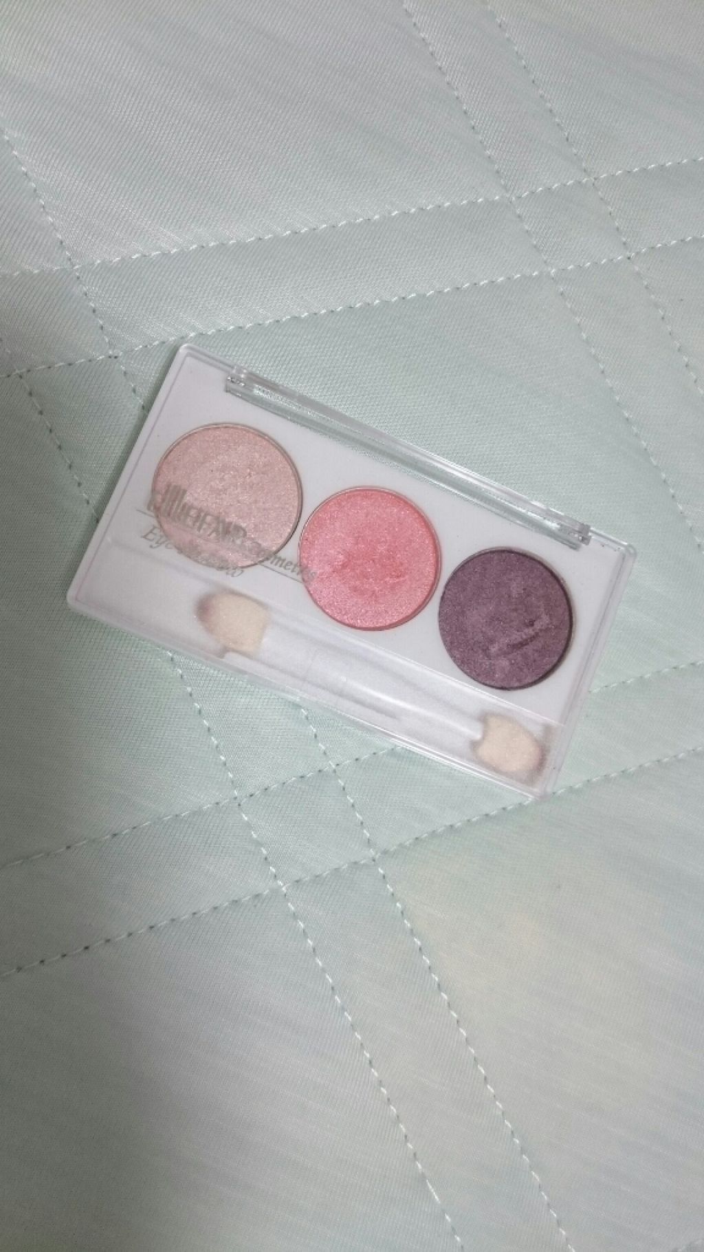 エルファー プロフェッショナル アイシャドウ/DAISO/アイシャドウパレットを使ったクチコミ（1枚目）