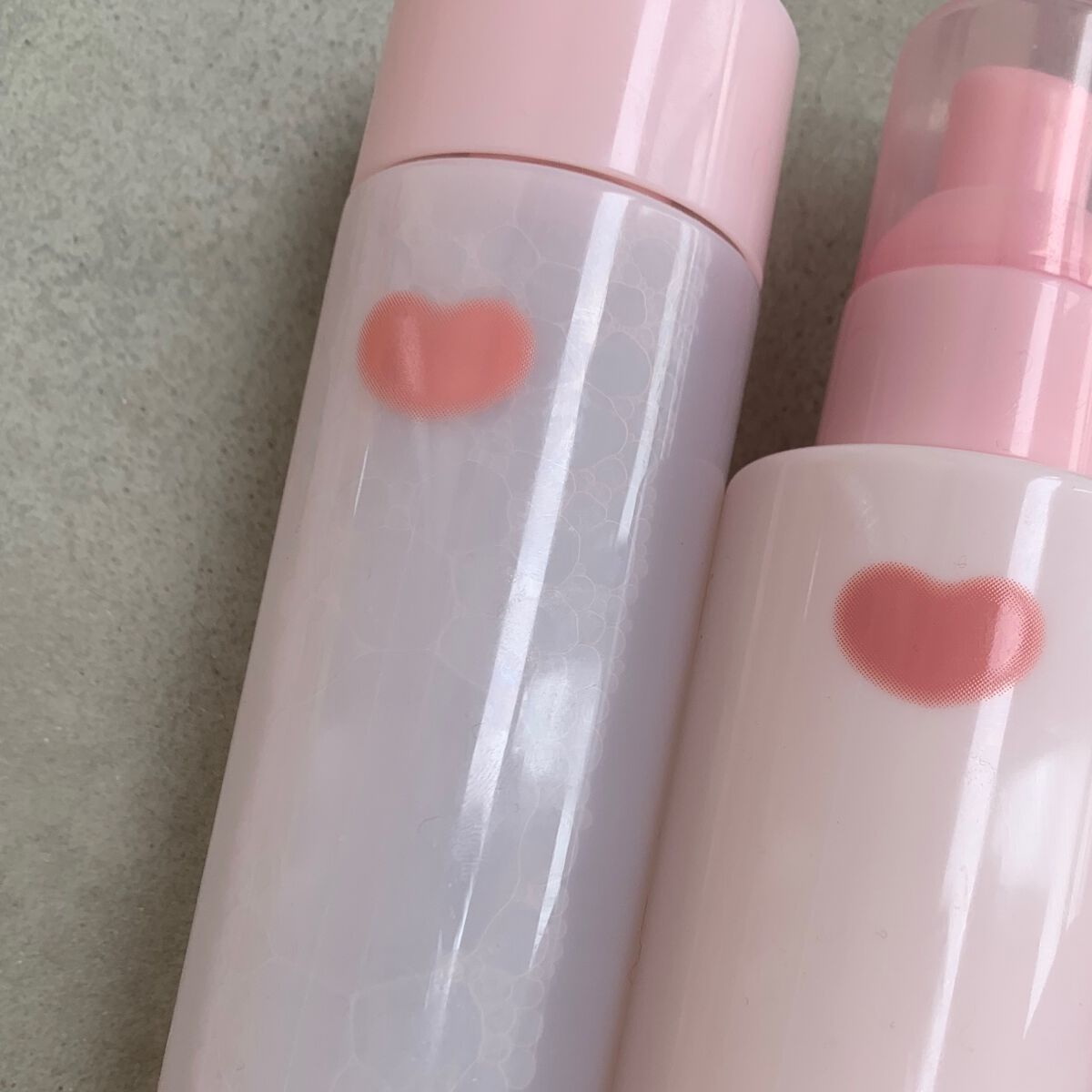 
アットコスメの提供品🐮
ありがとうございます😊

季節の変わり目で敏感肌になってる今、
メラノCCだと少ししみて
変えようかなと思ってた矢先のスキンケアが
届きました！

牛乳石鹸の化粧水、乳液！
はじめて使いました👍🏻

しみず