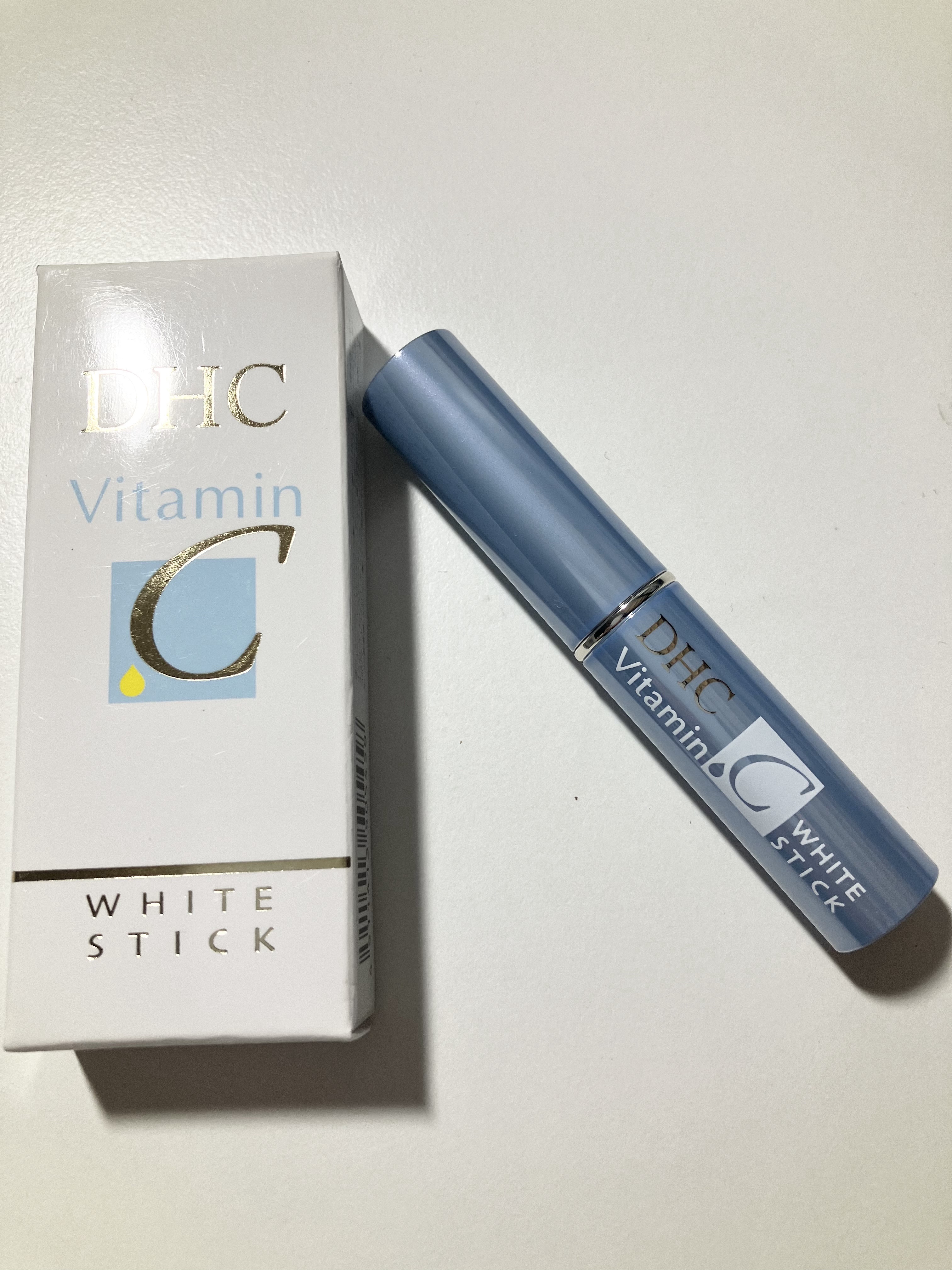 DHC V/Cホワイトスティックのクチコミ「〜DHC　V/Cホワイトスティック〜
購入品レビューです！

＊唇の荒れを防ぐリップスティック.....」（1枚目）