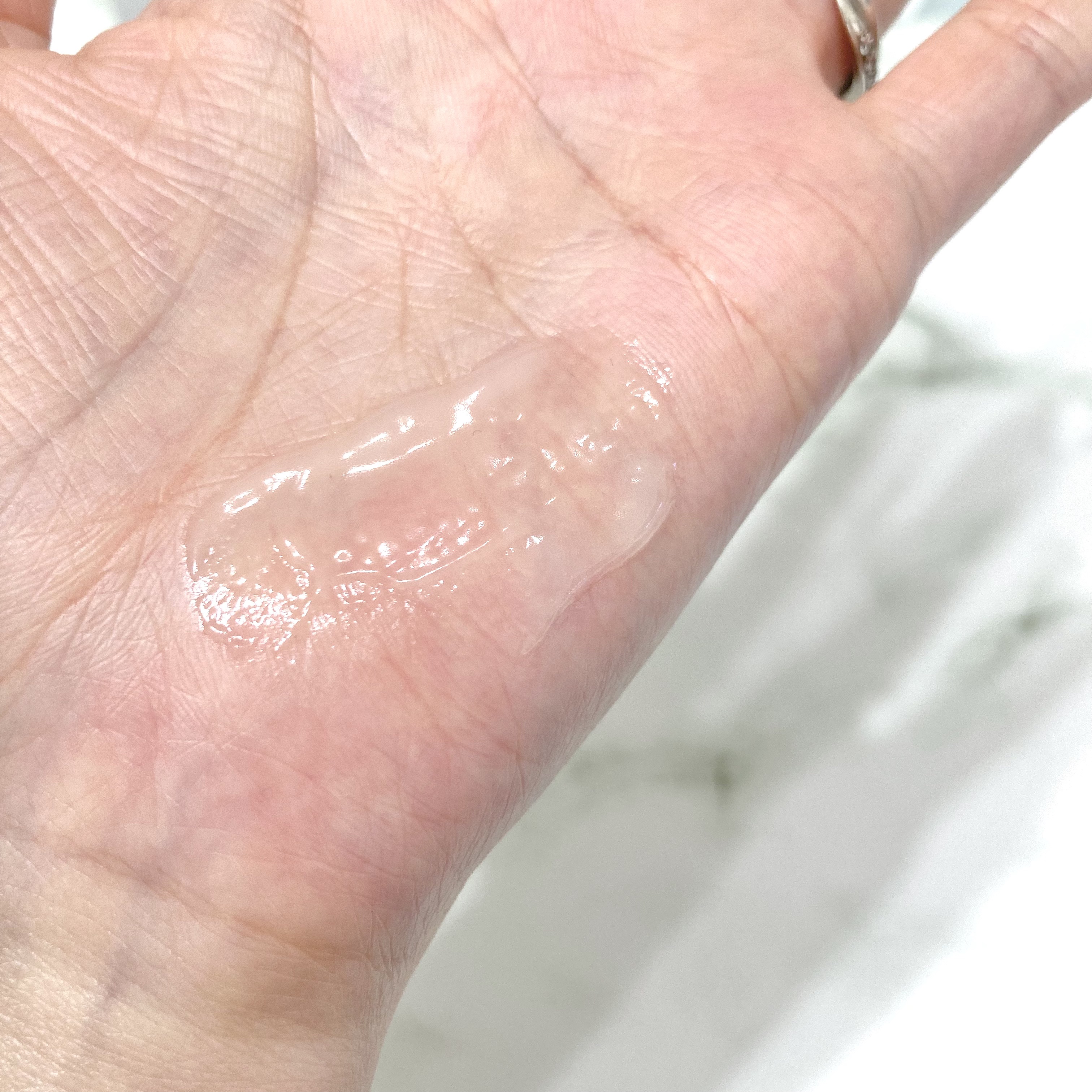 9Wishes ハイドラアンプルクリームのクチコミ「圧倒的水分⁈
水分爆弾クリーム💣🫧


☑︎9Wishes
ハイドラアンプルクリーム
━━━━.....」（3枚目）