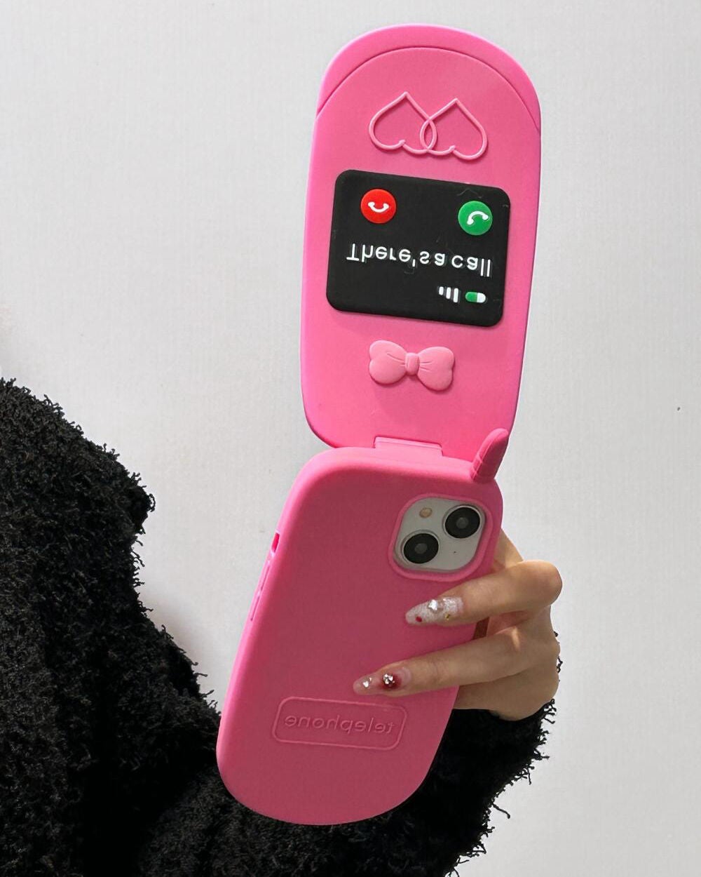 ケース大好きっ子 on LIPS 「こんな風に電話を取るのはかっこいいですね#iPhoneケース#..」(3枚目)