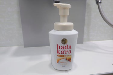 hadakaraボディソープ 泡で出てくるオイルインタイプ ローズガーデンの香り 本体/hadakara/ボディソープを使ったクチコミ（1枚目）