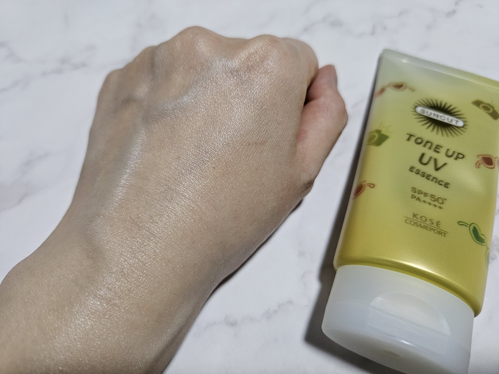 トーンアップUV エッセンス/サンカット®/日焼け止めローションを使ったクチコミ（3枚目）