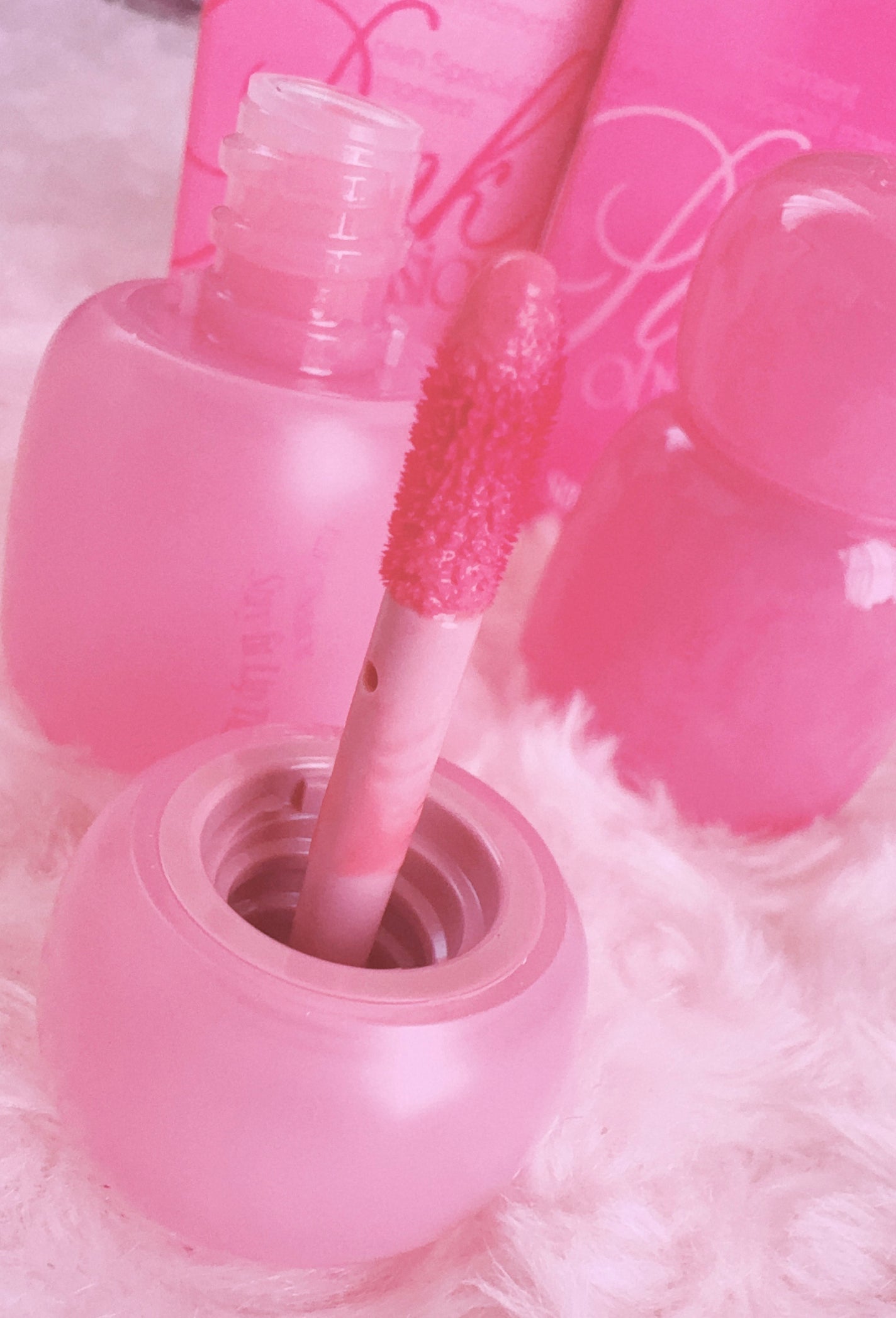 フィー ピンクオブセッションステイフィットティント/fwee/リップティントを使ったクチコミ(2枚目)