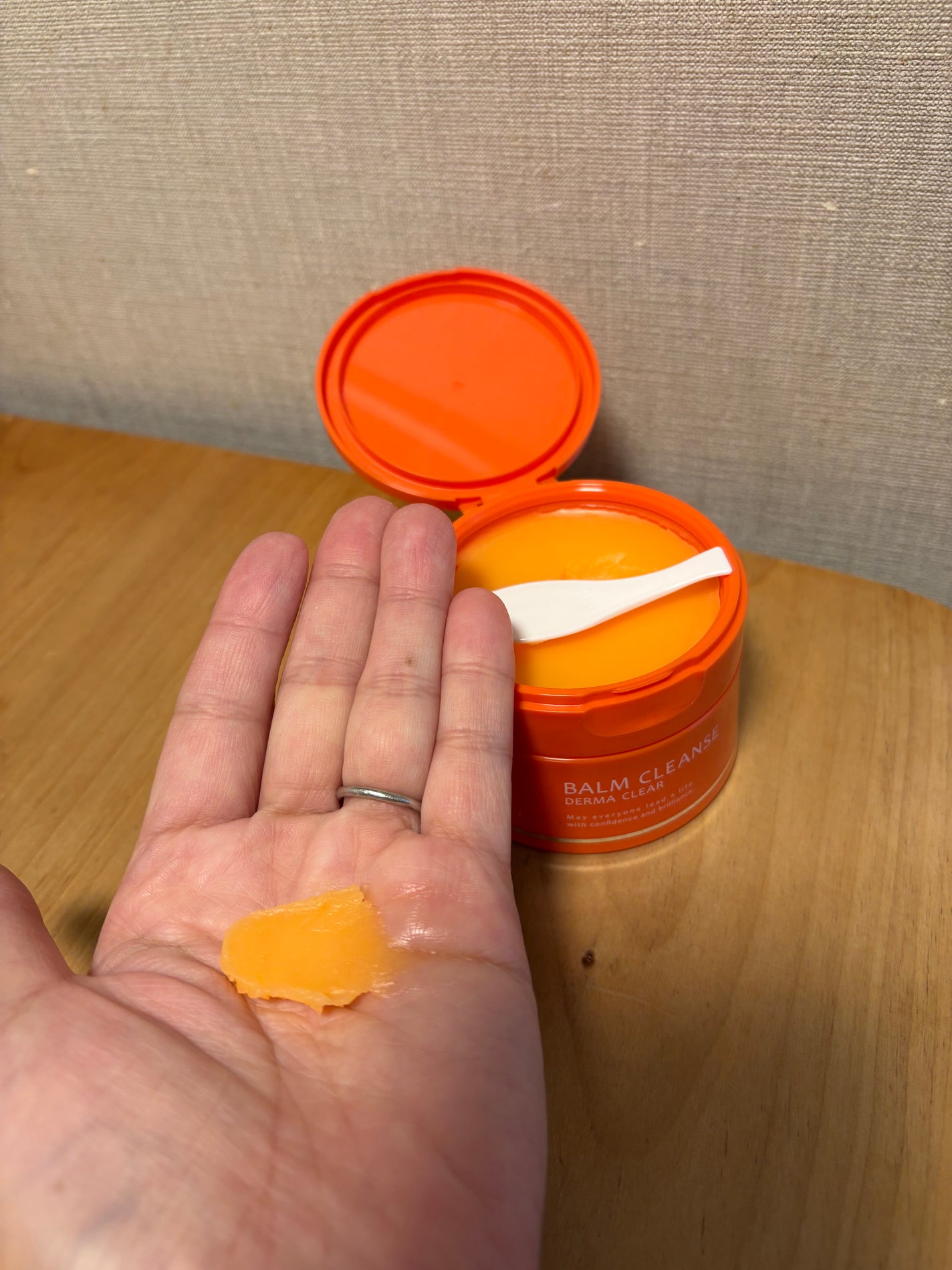 ちーのママ on LIPS 「BALMCLEANSEダーマクリアを使ってみました。蓋をあける..」(2枚目)