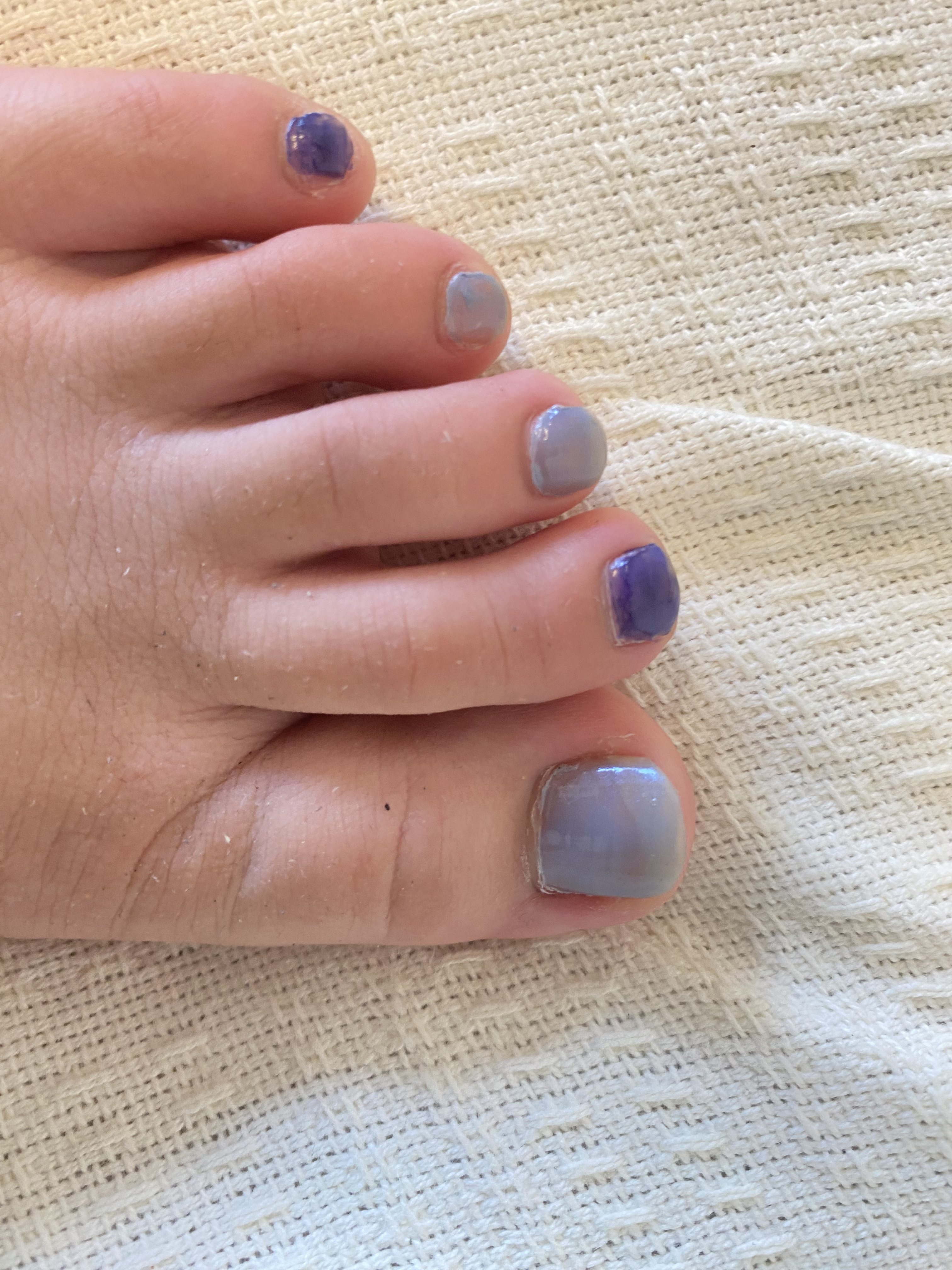 カラフルネイルズ/キャンメイク/マニキュアを使ったクチコミ（2枚目）