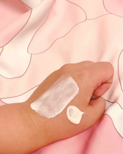 ホワイトニングトーンアップエッセンス/スノービューティー/化粧下地を使ったクチコミ(2枚目)