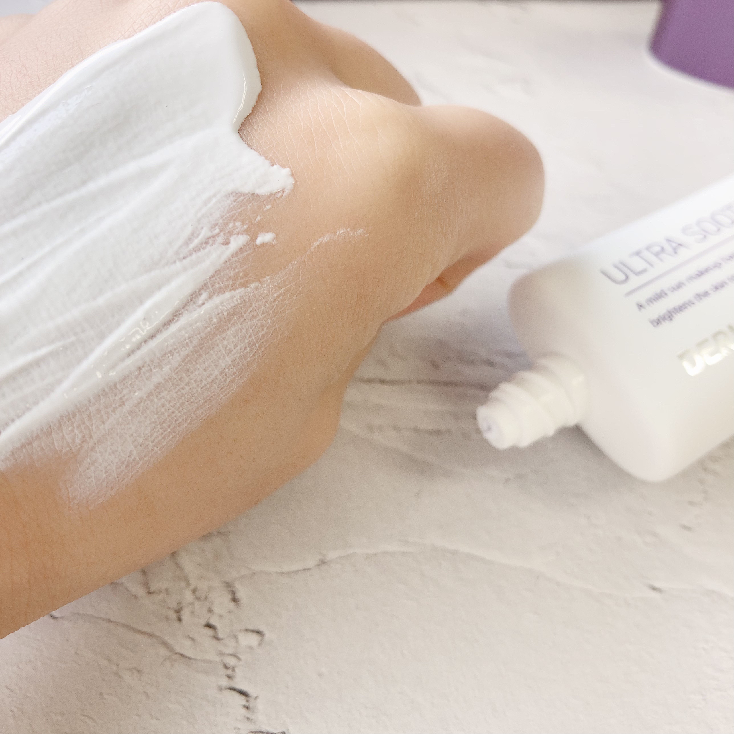 [R4] ウルトラスージングサンメイクアップベース/ダーマファーム/日焼け止めクリームを使ったクチコミ（3枚目）