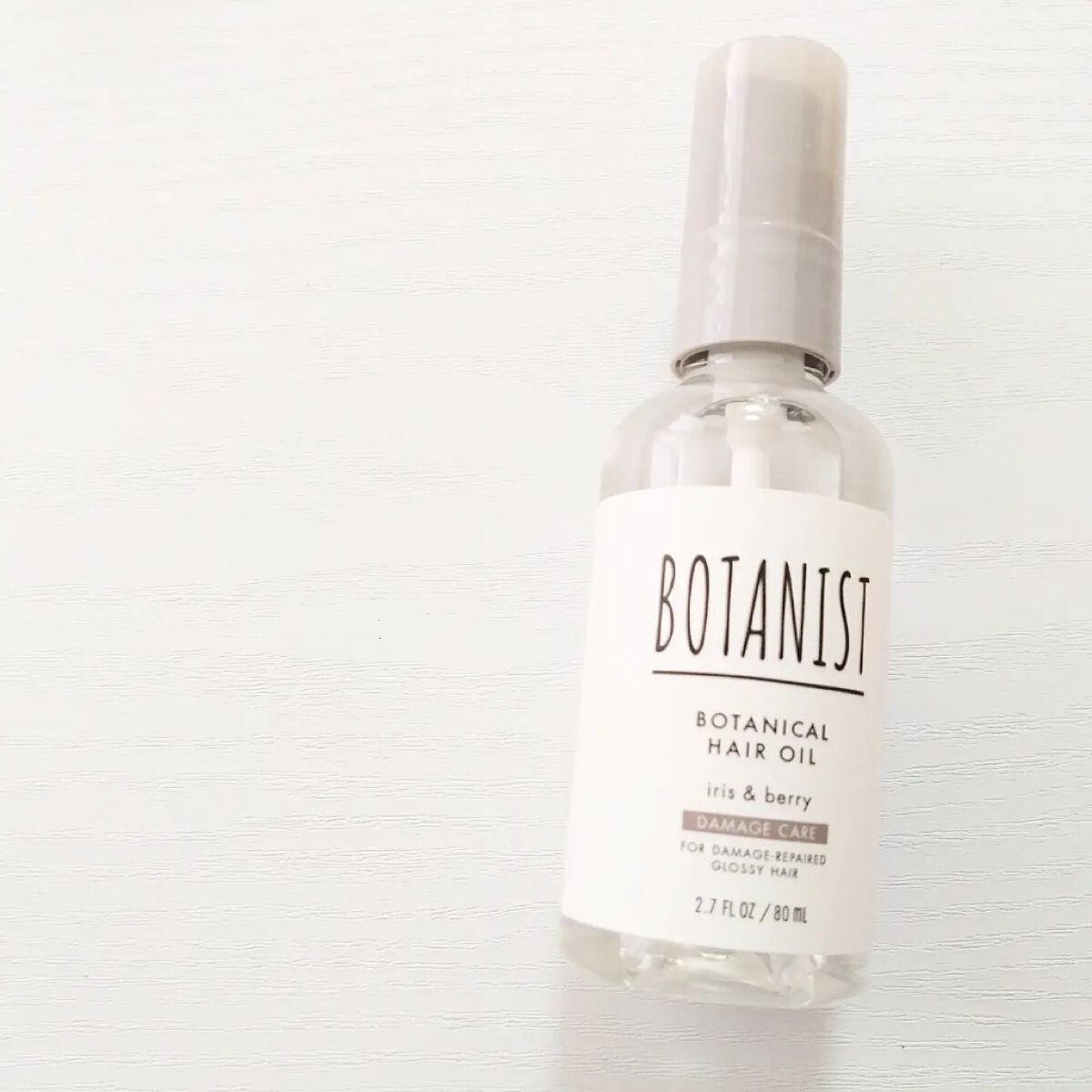 BOTANIST ボタニカルヘアオイル（ダメージケア）のクチコミ「

ヘアオイルは
とろっとしたテクスチャーで
甘い香りが特徴♡
ベリーの香りが強いのかな？
果.....」（1枚目）