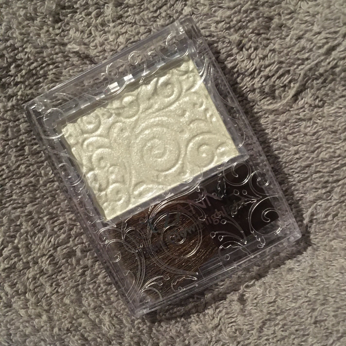 パールグロウハイライト/CEZANNE/パウダーハイライトを使ったクチコミ(1枚目)