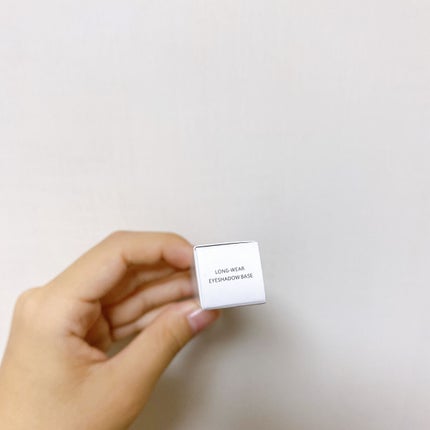 DAZZSHOP ロング ウェア アイシャドウ ベースのクチコミ「\DAZZSHOP ロング ウェア アイシャドウ ベース/
スタイリッシュなパッケージのアイ.....」(3枚目)