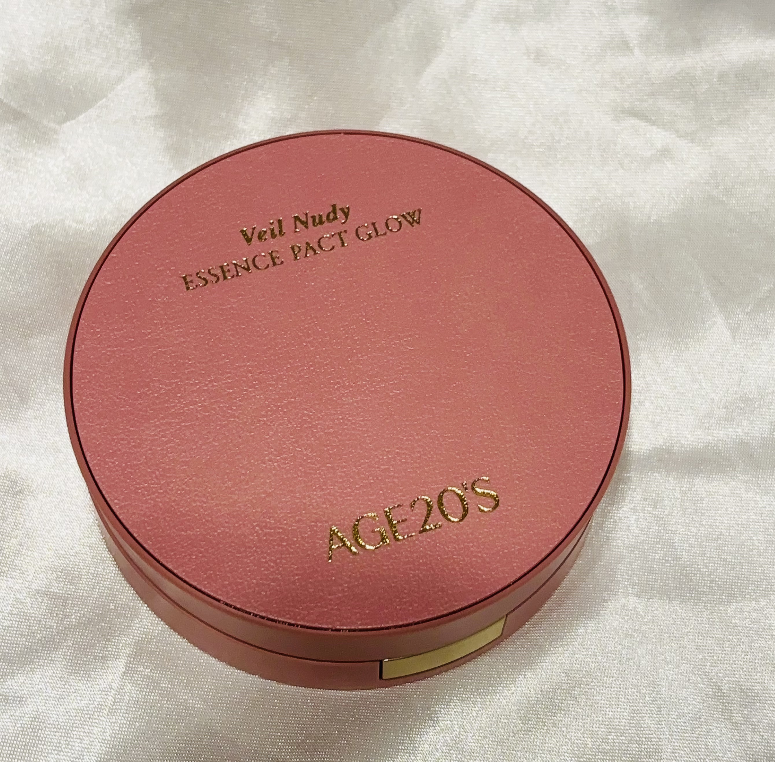 ヴェールヌーディ エッセンスパクトグロウ 20 オークル/AGE20’s/クリーム・エマルジョンファンデーションを使ったクチコミ（3枚目）