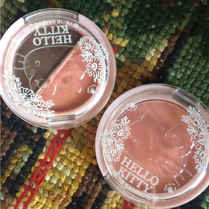 パウダーアイシャドウ ブルーミングキティ/DAISO/アイシャドウパレットを使ったクチコミ(1枚目)