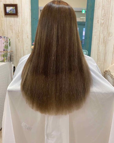 ◎ヘアビューロン4Dplus

通っている美容室でやっていただいた時の画像です！

毛先のまとまり感などがでて、before/afterで全然違っています、、、！

この比較を見て実際に家でも使っていま