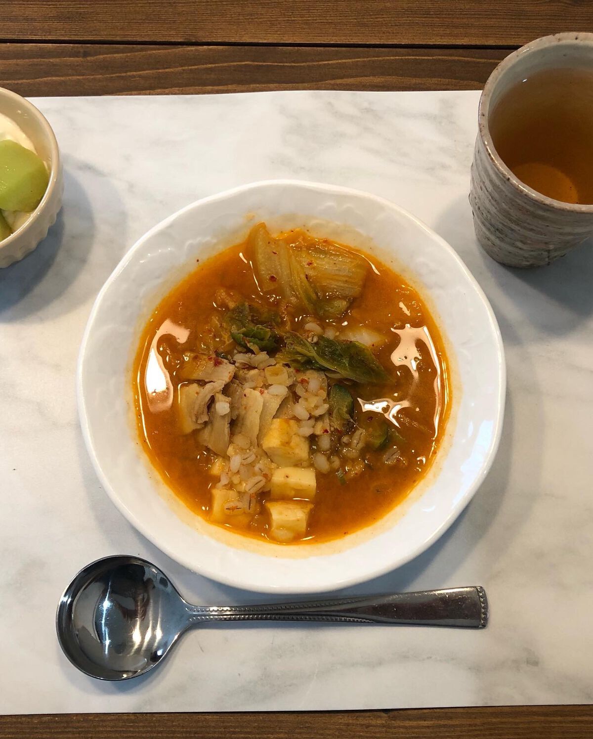 ラコックマルシェ もち麦スープのクチコミ「美味しい栄養たっぷりもち麦スープを頂きました。
　

野菜たっぷり、タンパク質もしっかり入って.....」（3枚目）