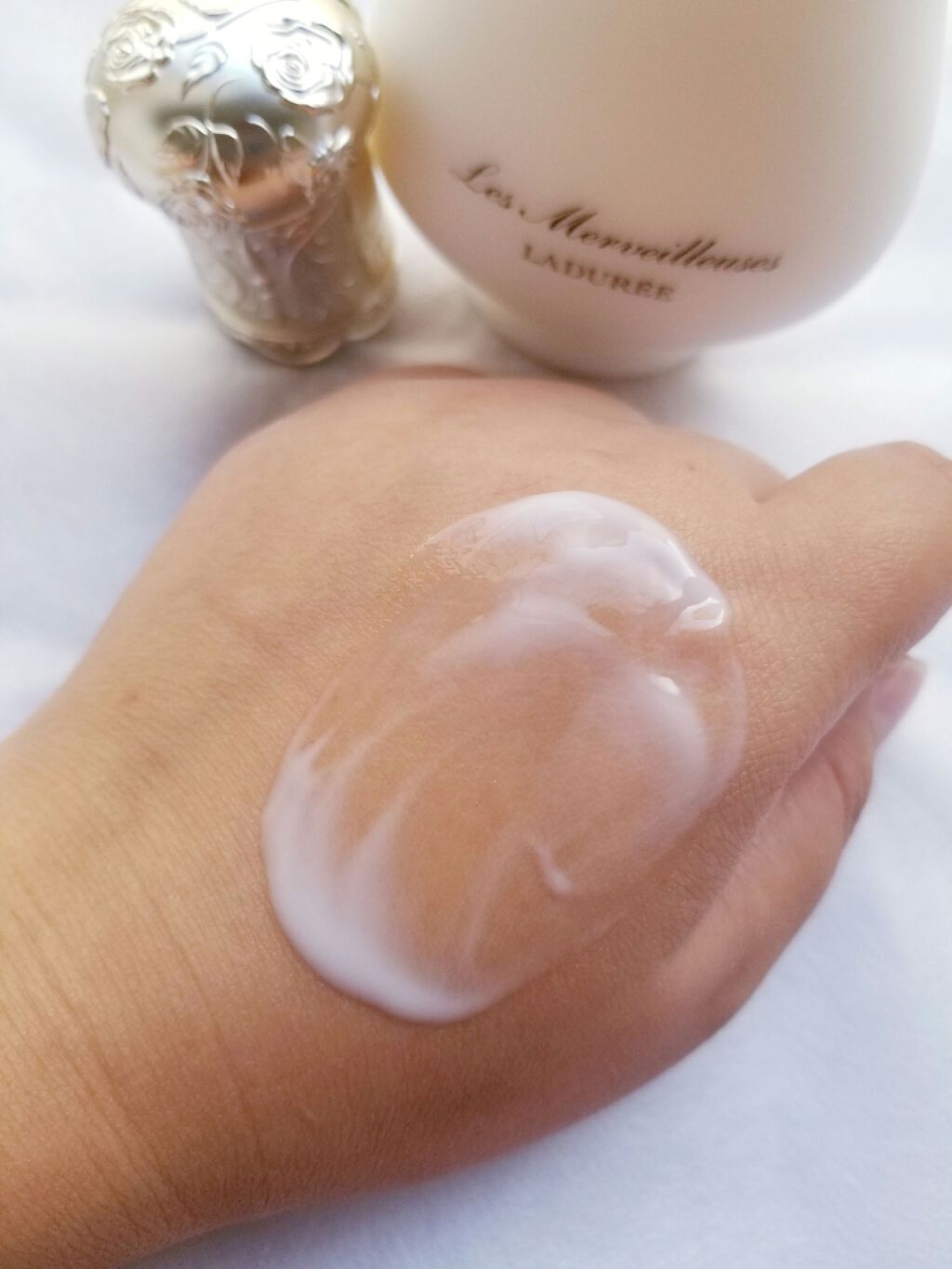 ローズ エッセンス エマルジョン/レ・メルヴェイユーズ ラデュレ/乳液を使ったクチコミ(3枚目)