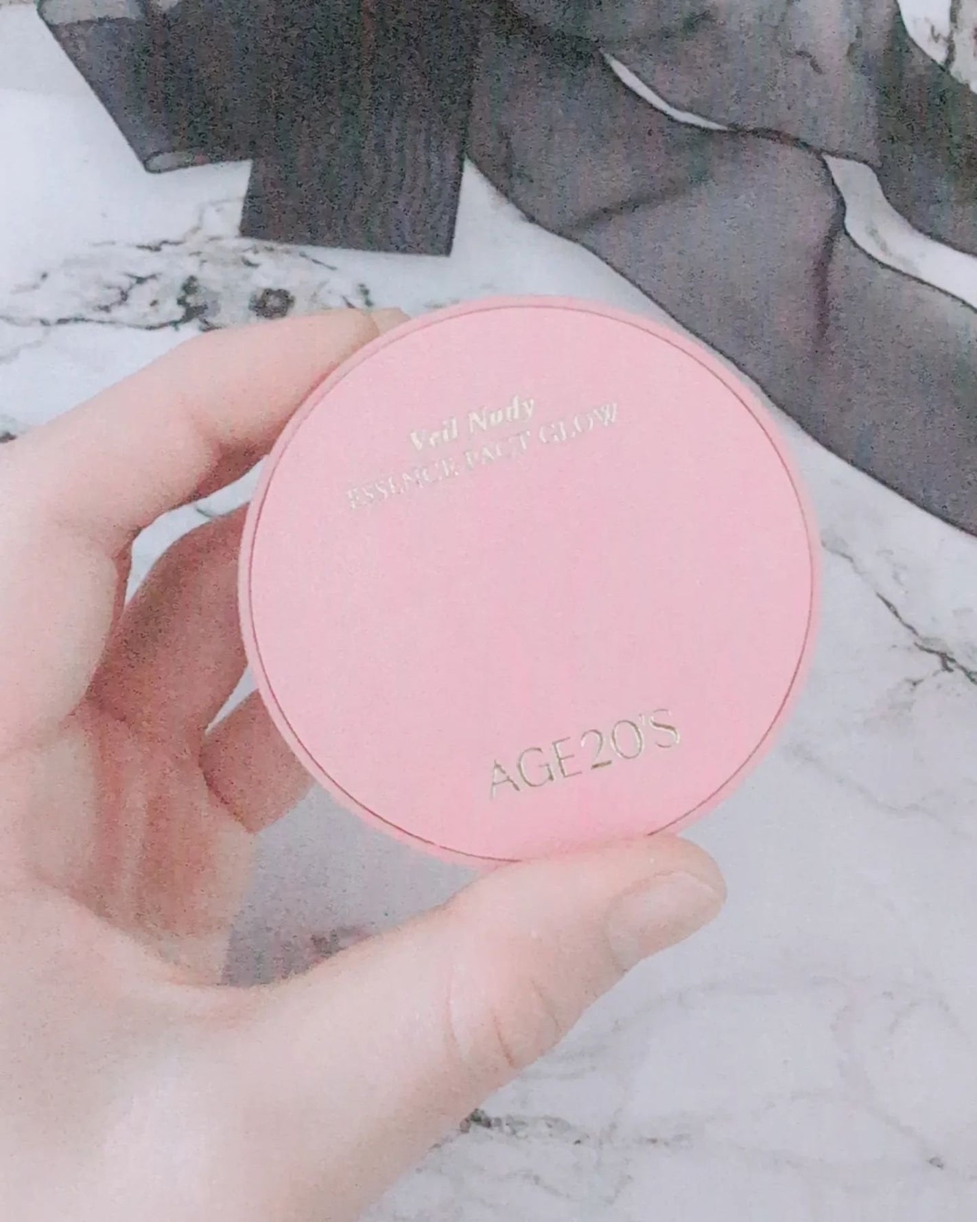 haruna_2304 on LIPS 「AGE20'S(エージトウェンティズ)ヴェールヌーディエッセン..」(4枚目)