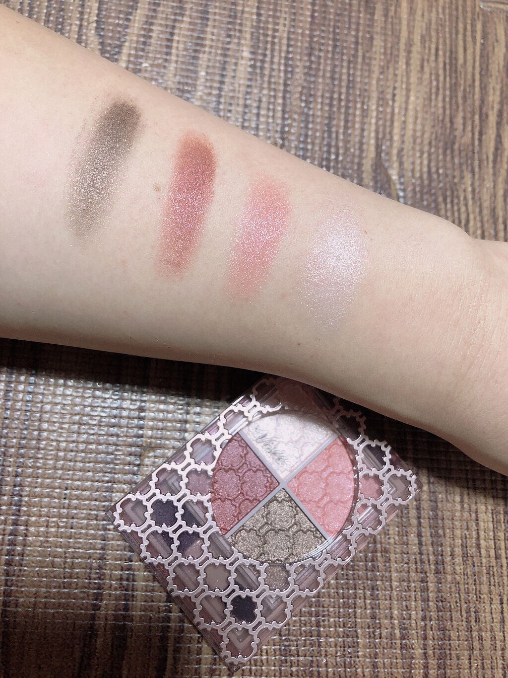 グロッシーリッチ アイズ N/Visée/アイシャドウパレットを使ったクチコミ(2枚目)