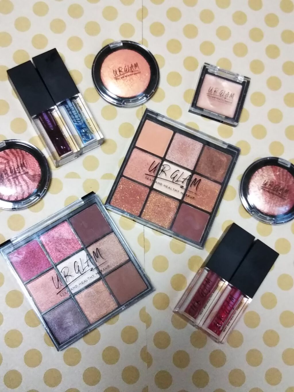 UR GLAM　BLOOMING EYE COLOR PALETTE/U R GLAM/アイシャドウパレットを使ったクチコミ（1枚目）