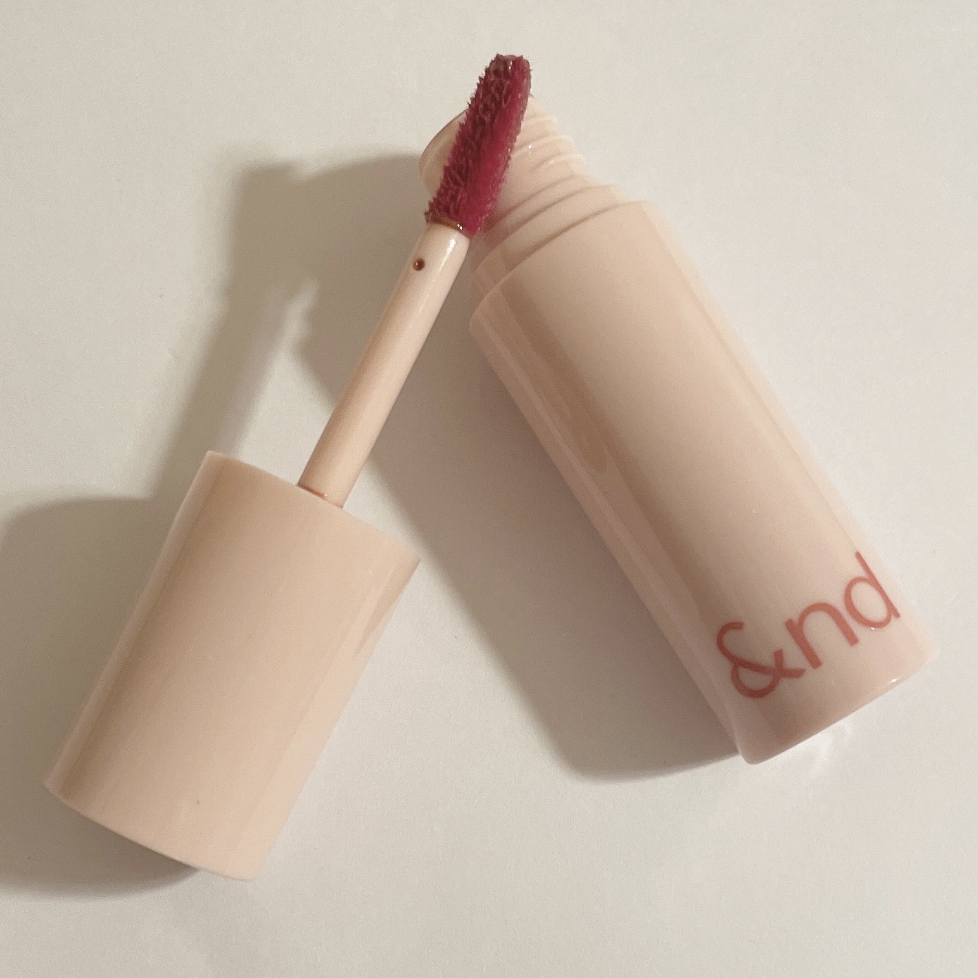 アンドバイロムアンド　グラッシーボムティント/&nd by rom&nd/リップティントを使ったクチコミ（3枚目）