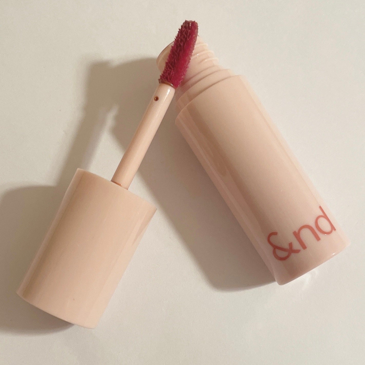 アンドバイロムアンド グラッシーボムティント/&nd by rom&nd/リップティントを使ったクチコミ(3枚目)