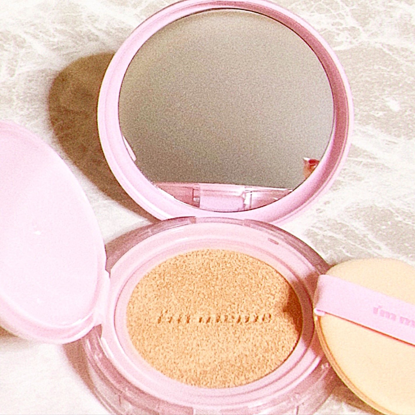 ワンダーベルベットラスティングクッション/i’m meme/クッションファンデーションを使ったクチコミ(2枚目)