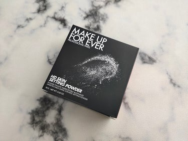 MAKE UP FOR EVER HD スキン セッティングパウダーのクチコミ「＜HD スキン セッティングパウダー＞を愛用中💖

大きめな造りの容器となっており、内容量は1.....」（1枚目）