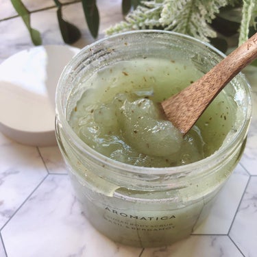 AROMATICA SUGAR BODY SCRUB 　BASIL&BERGAMOTのクチコミ「爽やかな香りのシュガーボディスクラブで、埋没毛ケアとは？🌿
ーーーーーーーーーーーーーーー
S.....」（3枚目）