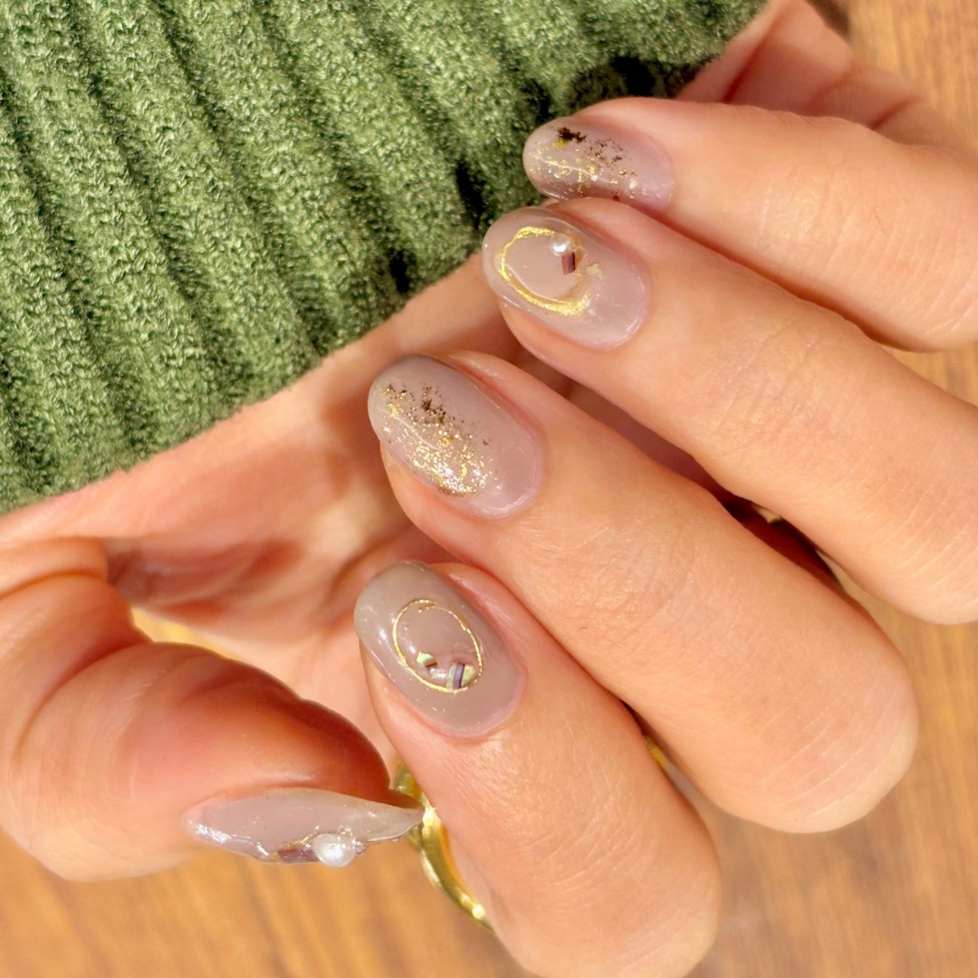 BRG ジェルネイル 5 グリッターゴールド/DAISO/ジェルネイルを使ったクチコミ（3枚目）