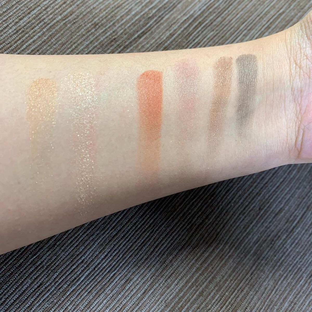 ミネラルクラッシィシャドー2022CF ビタークチュール/エトヴォス/アイシャドウパレットを使ったクチコミ（3枚目）