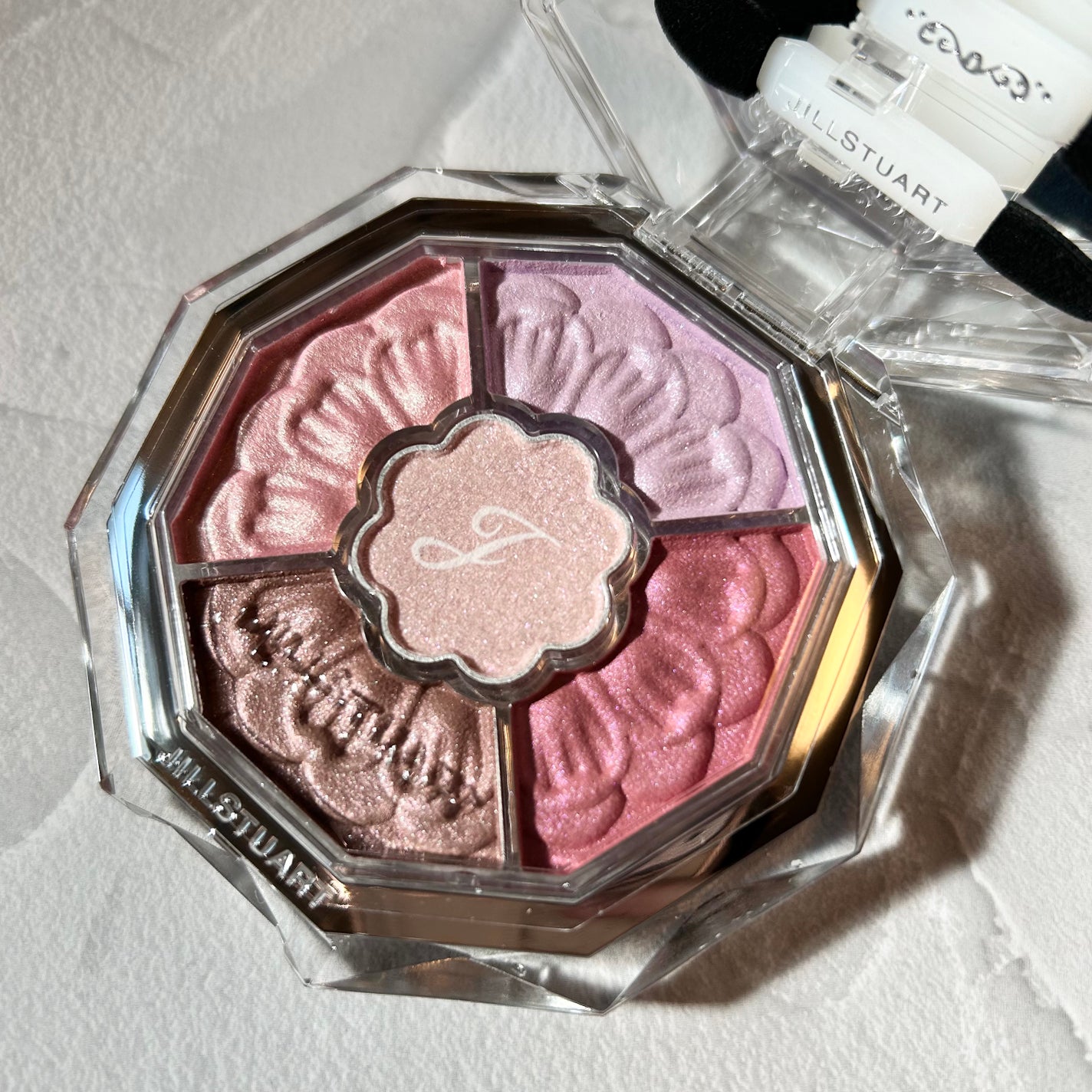 ジルスチュアート ブルームクチュール アイズ ジュエルドブーケ/JILL STUART/アイシャドウパレットを使ったクチコミ(1枚目)