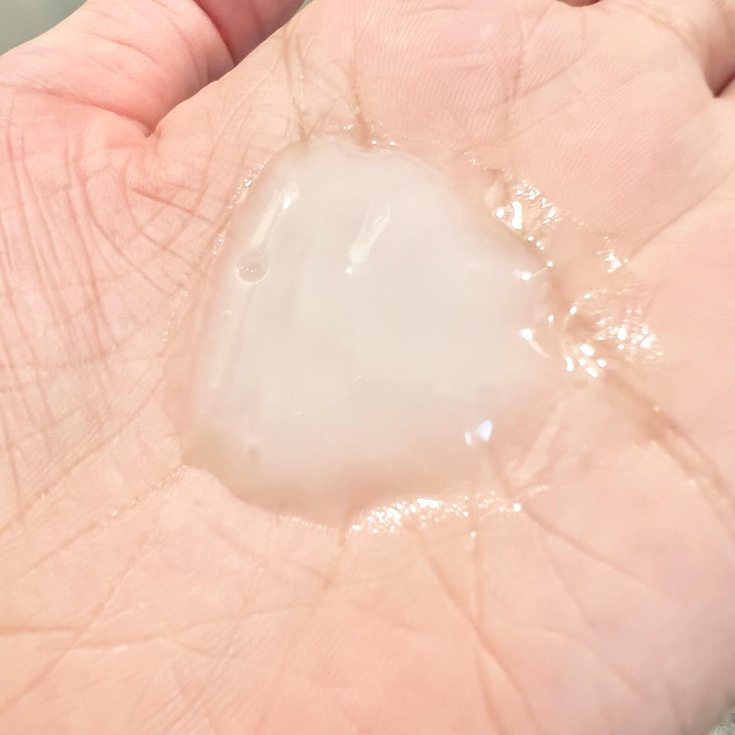 ミラクルズ うるおいブーストミルクウォーターセラム/パンテーン/アウトバストリートメントを使ったクチコミ（3枚目）