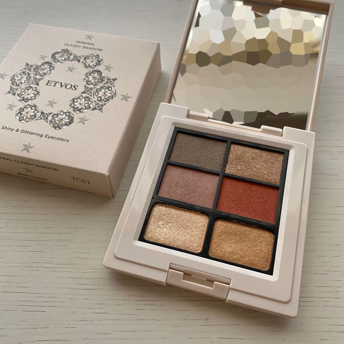 ミネラルクラッシィシャドー2022CF ビタークチュール/エトヴォス/アイシャドウパレットを使ったクチコミ（1枚目）