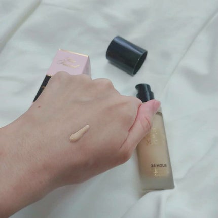 ボーン ディス ウェイ アンディテクタブル 24H マット ファンデーション/Too Faced/リキッドファンデーションを使ったクチコミ(3枚目)
