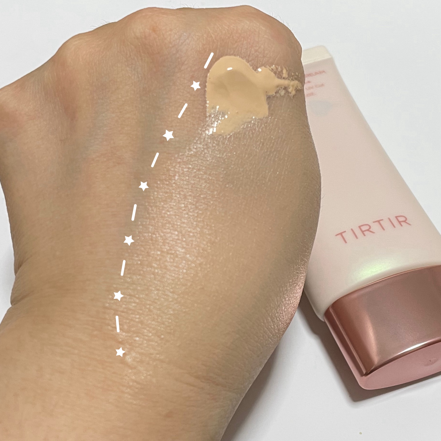 TIRTIR(ティルティル) マスクフィットトーンアップクリームのクチコミ「保湿感もありつつ自然に密着するトーンアップクリーム。


🟠TIRTIR
🟠マスクフィットトー.....」（3枚目）