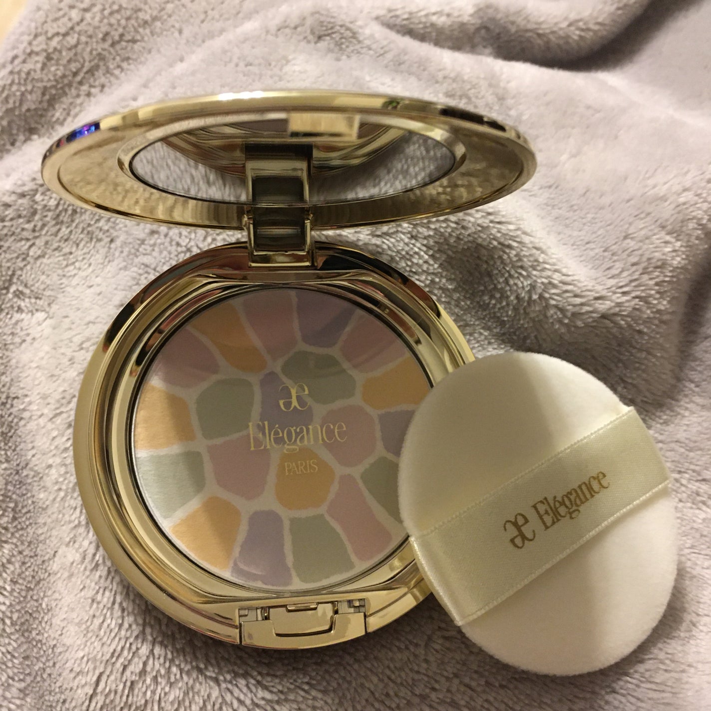 ラ プードル オートニュアンス/Elégance/プレストパウダーを使ったクチコミ(1枚目)