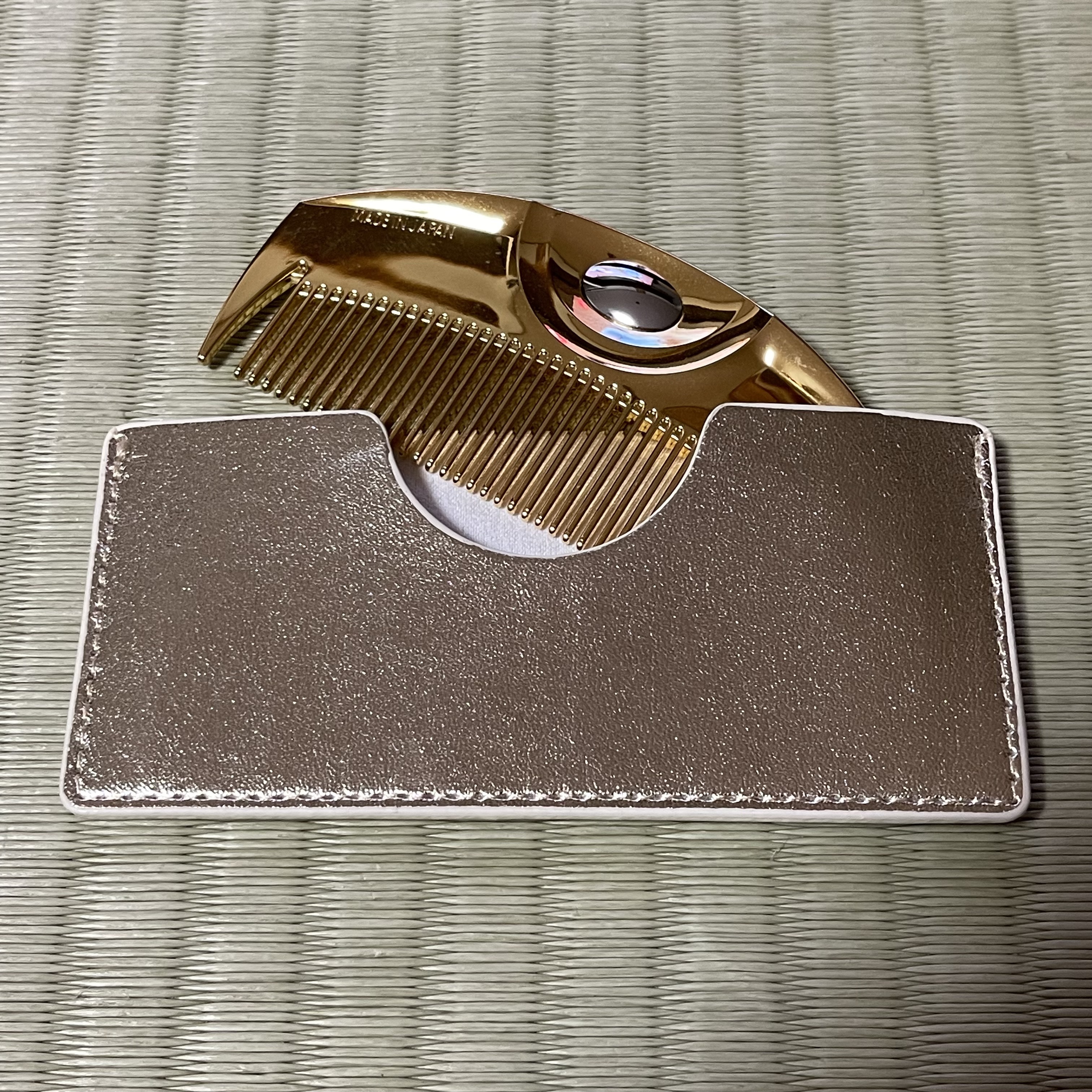 (R)K24GPツキ ゴールド/LOVECHROME/ヘアコームを使ったクチコミ（1枚目）