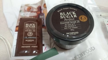 ブラックシュガー パーフェクト エッセンシャル スクラブ2X/SKINFOOD/洗い流すパック・マスクを使ったクチコミ（1枚目）